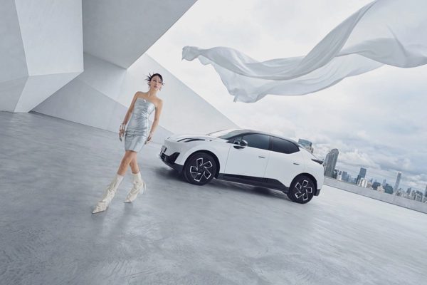 Không đi theo lối mòn, Lynk & Co 02 định hình hướng đi mới cho xe điện