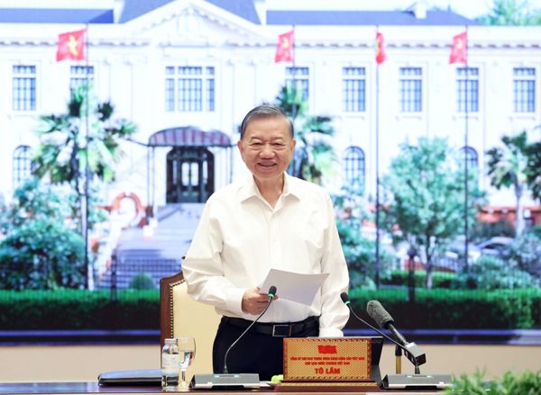 Không đồng nhất nhân tài với người có bằng cấp cao, thâm niên công tác