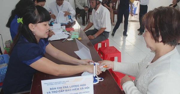 Không được ký thay, nhận hộ lương hưu, trợ cấp