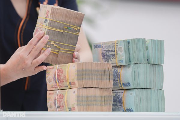 Không giảm lãi suất, ngân hàng có thể bị cắt room tín dụng năm tới