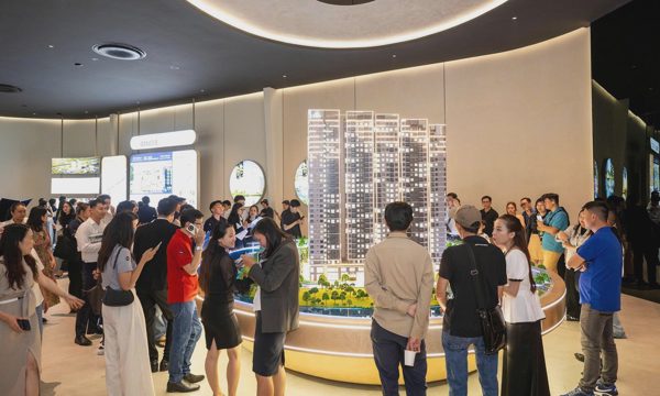 Không gian bán nhà thành thư viện, triển lãm