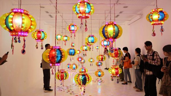 Không gian nghệ thuật từ những điều nhỏ bé thân quen