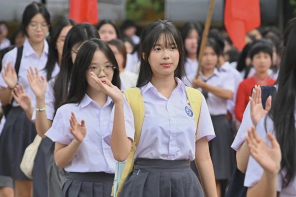 Không khí hơn 26 triệu học sinh toàn quốc hân hoan khai giảng năm học mới