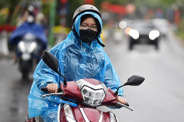 Không khí lạnh bắt đầu tràn về, Hà Nội giảm gần 10 độ, miền Bắc mưa lớn