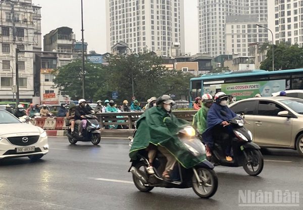 Không khí lạnh gây mưa rào và dông ở Bắc Bộ