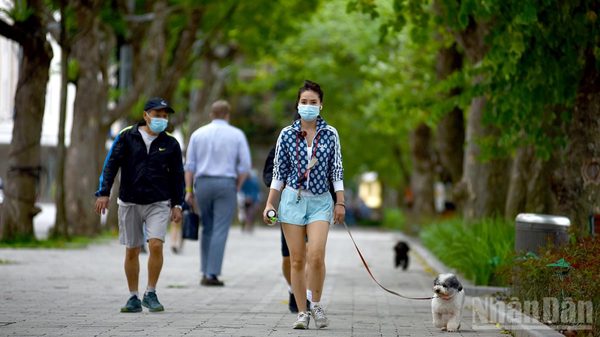 Không khí lạnh tràn về, đêm mai, Bắc Bộ và Bắc Trung Bộ chuyển mát, có nơi dưới 19 độ C
