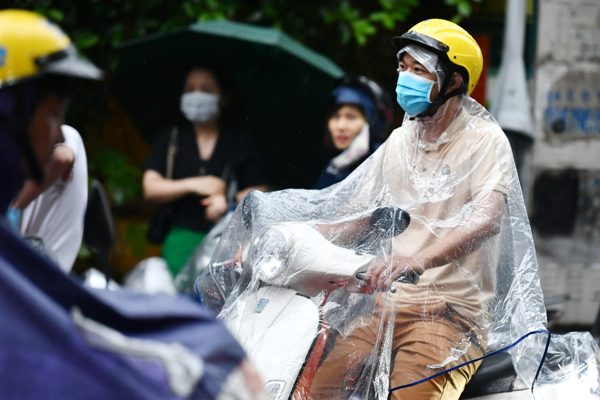 Không khí lạnh tràn về gây mưa rào, miền Bắc có chấm dứt chuỗi ngày nắng?