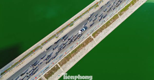 Không một bóng cây trên con đường 'độc nhất vô nhị' Hà Nội