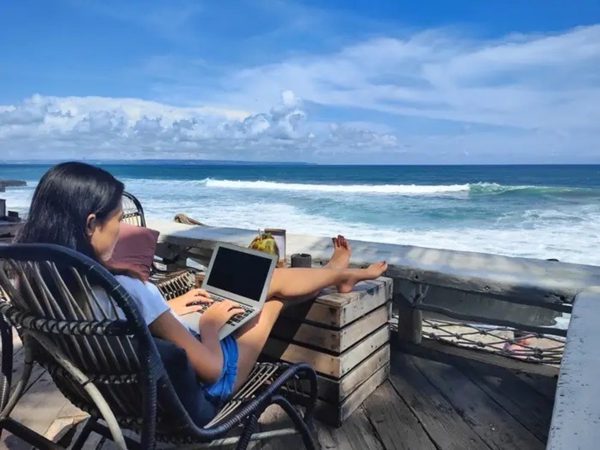 Không năm nào tôi nghỉ hết phép vì đi nghỉ thực chất là làm việc online