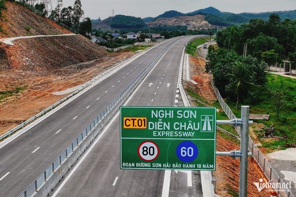 Không thể để đường Bắc - Nam mang danh 'cao tốc', xe chạy như quốc lộ