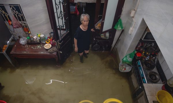 Khu dân cư ngập nước suốt 3 ngày ở Thủ đô