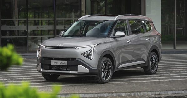 KIA Carens Clavis có giá từ 639 triệu đồng, bản cao có ADAS