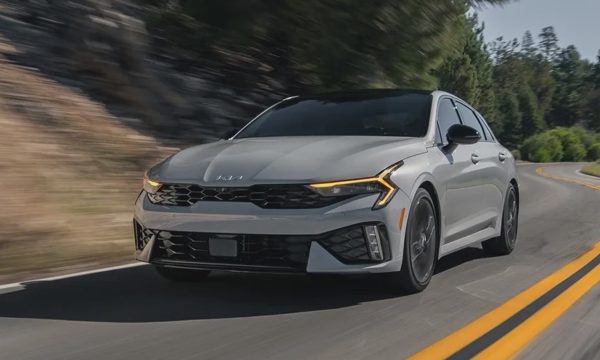 Kia K5 tăng giá, bỏ bản cao cấp nhất