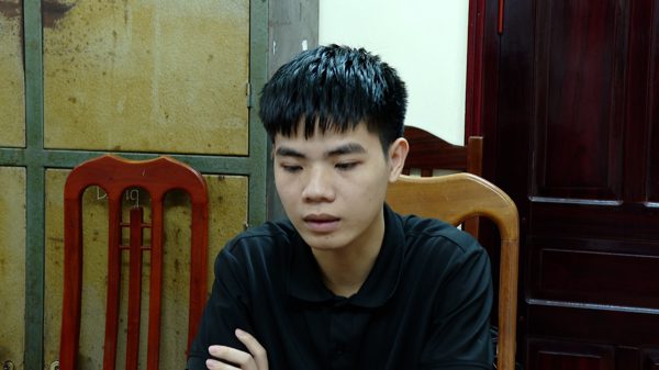 Kịch bản phân vai tinh vi lừa tiền của 8 kẻ giả danh nhân viên giao hàng