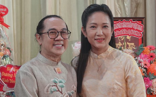 Kịch đoàn Thành Lộc rộn ràng tổ chức giỗ tổ sân khấu đầu tiên tại Nhà hát Bến Thành