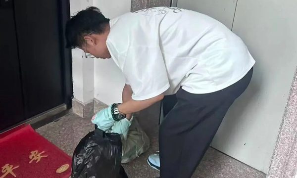 Kiếm tiền với dịch vụ đổ rác hộ