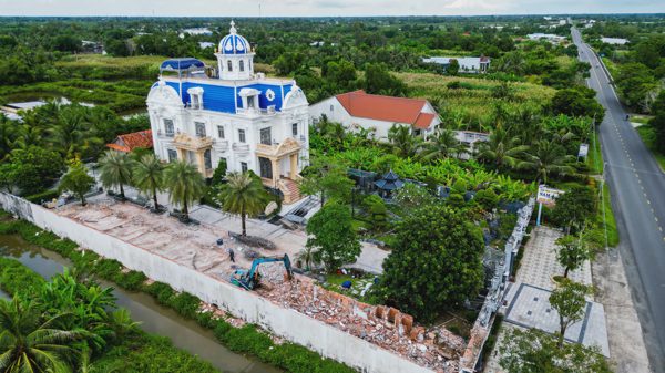 Kiến nghị giữ nhà mồ trong biệt thự ‘đẹp nhất Cà Mau’ vì lý do đạo đức?