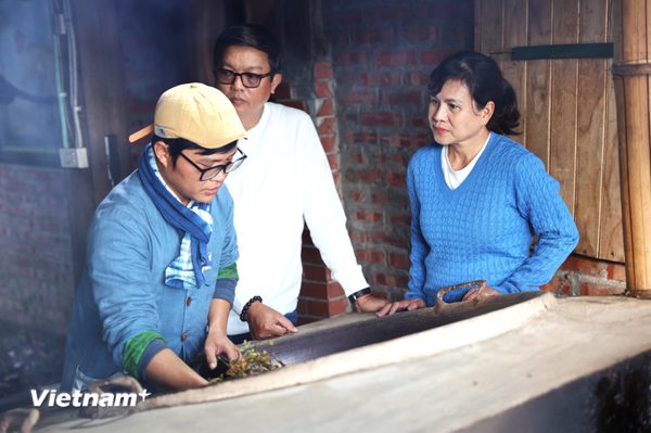 "Kiên nông dân" từ phố cổ Hà Nội lên núi 'giữ lửa' nghề trà cổ