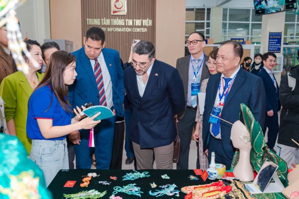 Kiến tạo nền tảng đổi mới sáng tạo từ con người, công nghệ đến hệ sinh thái