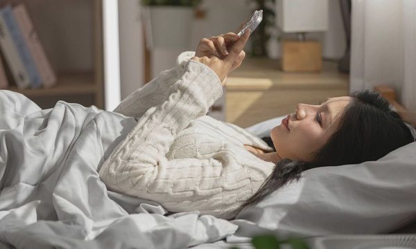 Kiệt sức vì 'đu trend' ngủ xuyên kỳ nghỉ