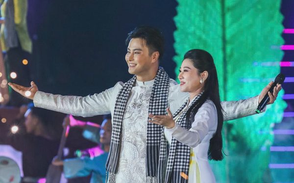 Kiều Anh, Hương Tràm, Quế Trân, Võ Minh Lâm cùng UPRIZE khép lại Lễ hội Văn hóa thế giới