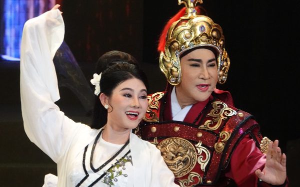 Kim Tử Long nhớ thầy, má Bảy Phùng Há, với vai Lục Vân Tiên