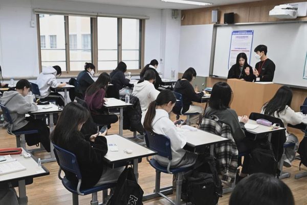 Kính AI lọt vào phòng thi, Hàn Quốc siết biện pháp chống gian lận