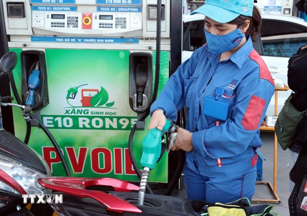 Kinh doanh xăng dầu: Chuyển từ quản lý giá trực tiếp sang giám sát bằng dữ liệu