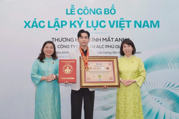Kính mắt Anna xác lập kỷ lục Việt Nam với hệ thống 75 cửa hàng
