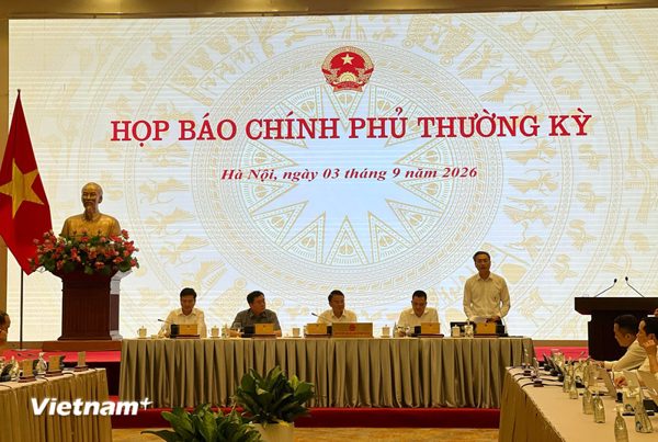 Kinh tế xã hội Việt Nam: Lấy đà tăng trưởng 8 tháng chạy nước rút cuối năm