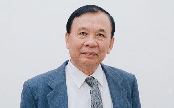 Kính tiễn thầy Nguyễn Lộc: Vẫn nghe tiếng thầy giảng Kiều trong vườn nắng