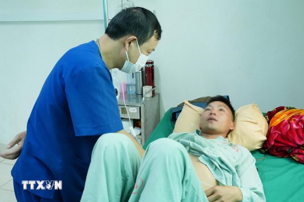 Kịp thời cứu sống 4 người bị ngộ độc do ăn nấm lạ ở Lai Châu