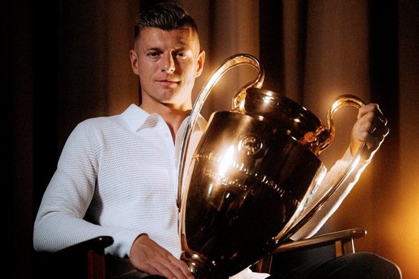Kroos theo học HLV chờ thay Mourinho dẫn Real Madrid