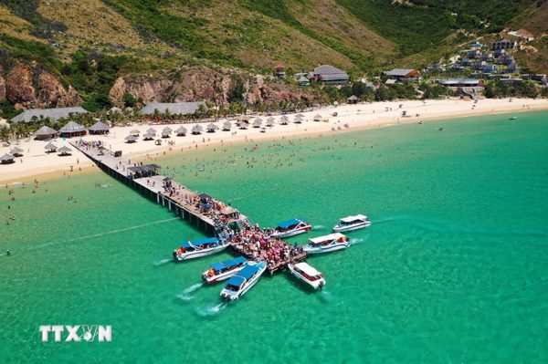 Kỳ Co - thiên đường biển xanh, cát trắng giữa lòng Quy Nhơn