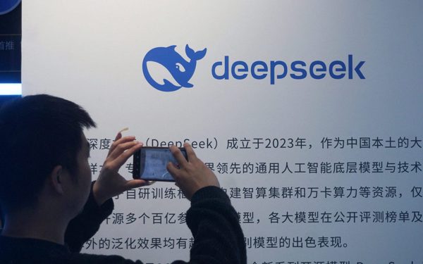 Kỹ sư DeepSeek: Anthropic làm trùm AI chẳng khác nào Hitler có bom nguyên tử