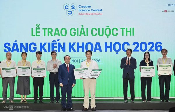 Kỹ sư Việt phát triển hệ thống quang học siêu phổ đo sức khỏe cây trồng