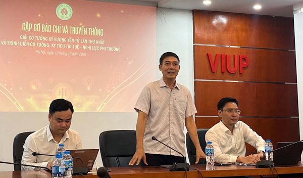 Kỳ thủ Việt Nam so tài đối thủ Trung Quốc bằng trí nhớ, không nhìn bàn cờ
