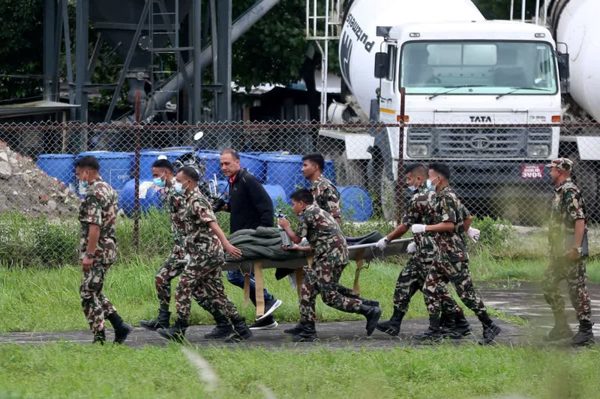 Kỳ tích sau lũ quét Nepal: Hai người sống sót được giải cứu sau 10 ngày
