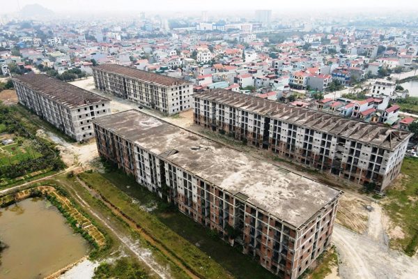 Ký túc xá 860 tỷ ở Ninh Bình: 17 năm dang dở, 4 tòa nhà bỏ hoang