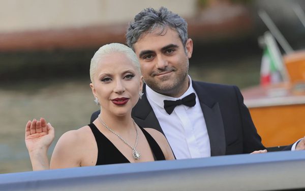 Lady Gaga đón con đầu lòng