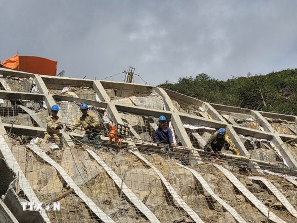 Lai Châu tăng tốc thi công dự án Hầm đường bộ qua đèo Hoàng Liên