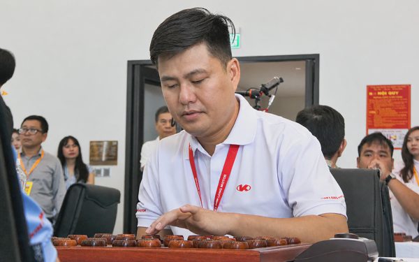 Lại Lý Huynh lại thăng hoa, áp đảo 2 nhà vô địch cờ tướng Trung Quốc