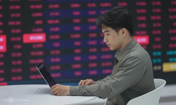 Lãi suất cao khiến dòng tiền chứng khoán suy yếu