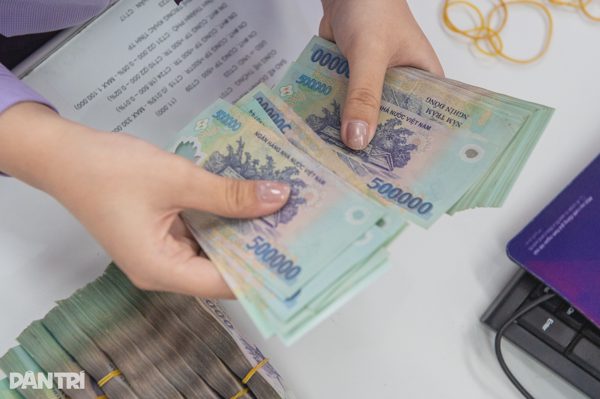 Lãi suất cho vay bình quân tiếp tục tăng, lên tới 10,7%/năm
