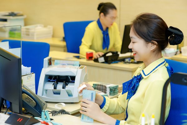 Lãi suất ngân hàng hôm nay 1/10/2026: Ai được hưởng lãi suất 10%/năm?
