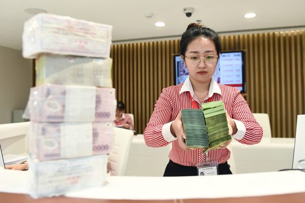 Lãi suất ngân hàng hôm nay 15/10/2026: Nhà băng đua cộng thêm lãi suất