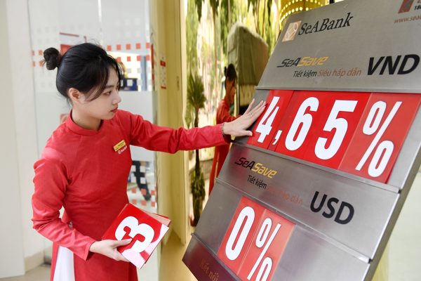 Lãi suất ngân hàng hôm nay 21/10/2026: Ngân hàng giảm tới 0,7 điểm phần trăm