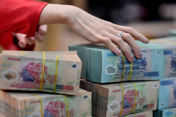Lãi suất ngân hàng hôm nay 26/8/2026: Ngân hàng ngoại cao nhất 7%/năm