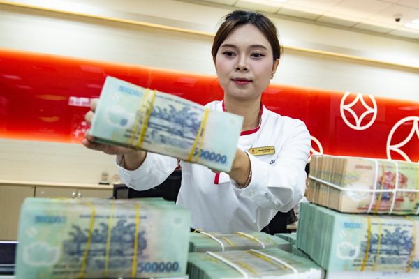Lãi suất ngân hàng hôm nay 27/10: Các kỳ hạn có lãi suất từ 7%/năm trở lên