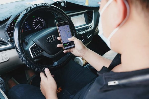Lãi vay mua xe gần 20%/năm, chuyên gia kinh tế khuyên tài xế dịch vụ